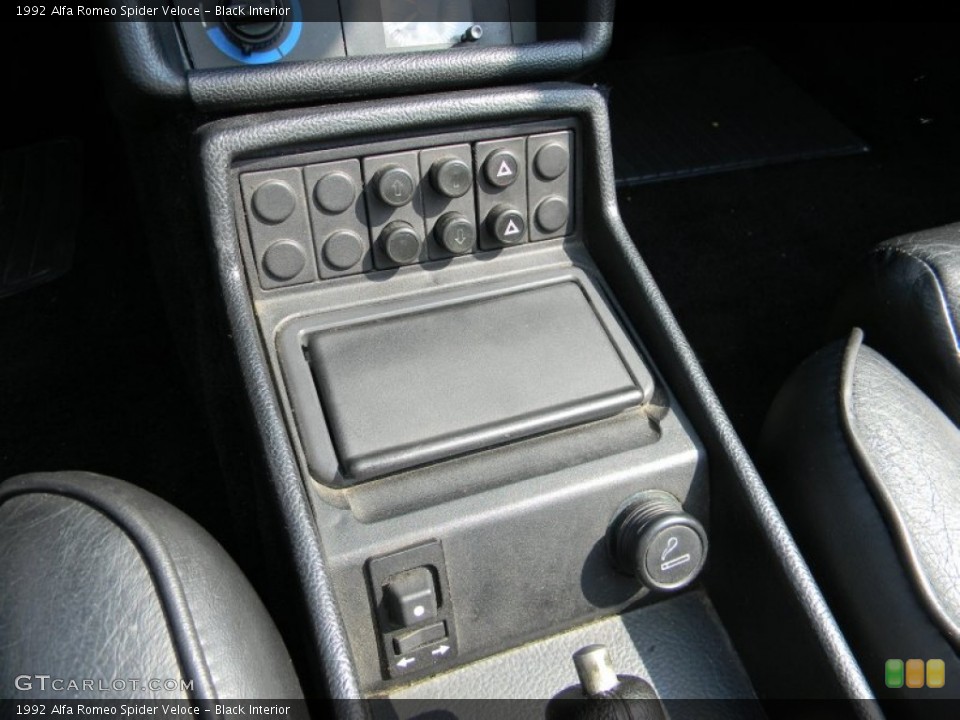 Black Interior Controls for the 1992 Alfa Romeo Spider Veloce #81344443