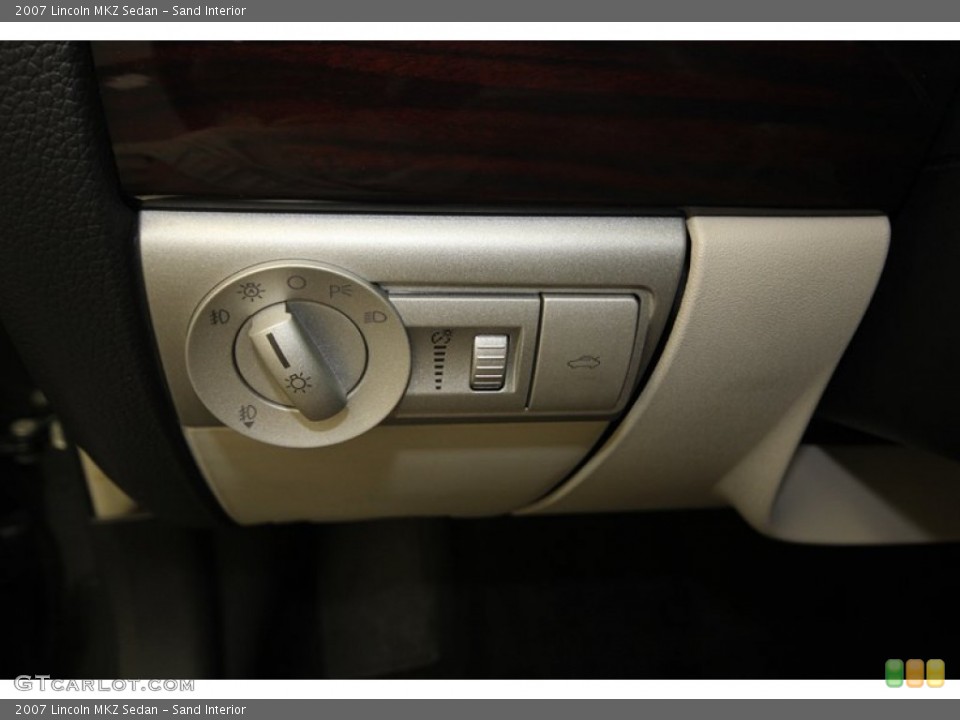 Sand Interior Controls for the 2007 Lincoln MKZ Sedan #81346508