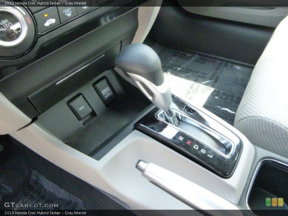 Gray Interior Transmission for the 2013 Honda Civic Hybrid Sedan #81347471