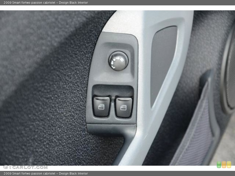 Design Black Interior Controls for the 2009 Smart fortwo passion cabriolet #81360268