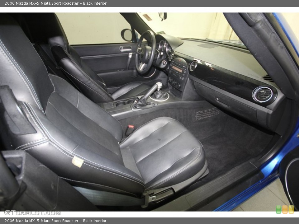 Black Interior Photo for the 2006 Mazda MX-5 Miata Sport Roadster #81369597