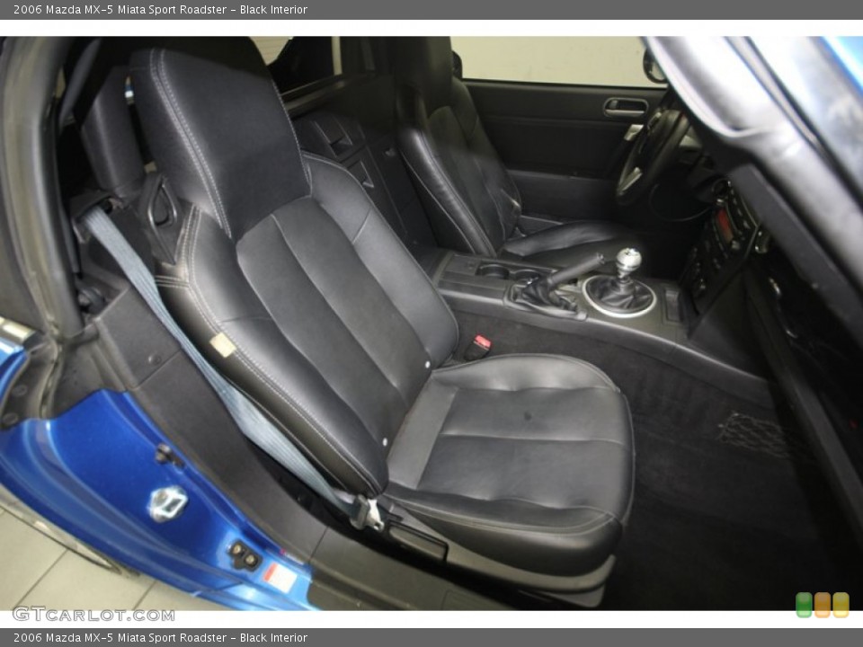 Black Interior Photo for the 2006 Mazda MX-5 Miata Sport Roadster #81369647