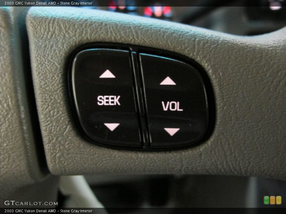 Stone Gray Interior Controls for the 2003 GMC Yukon Denali AWD #81376653