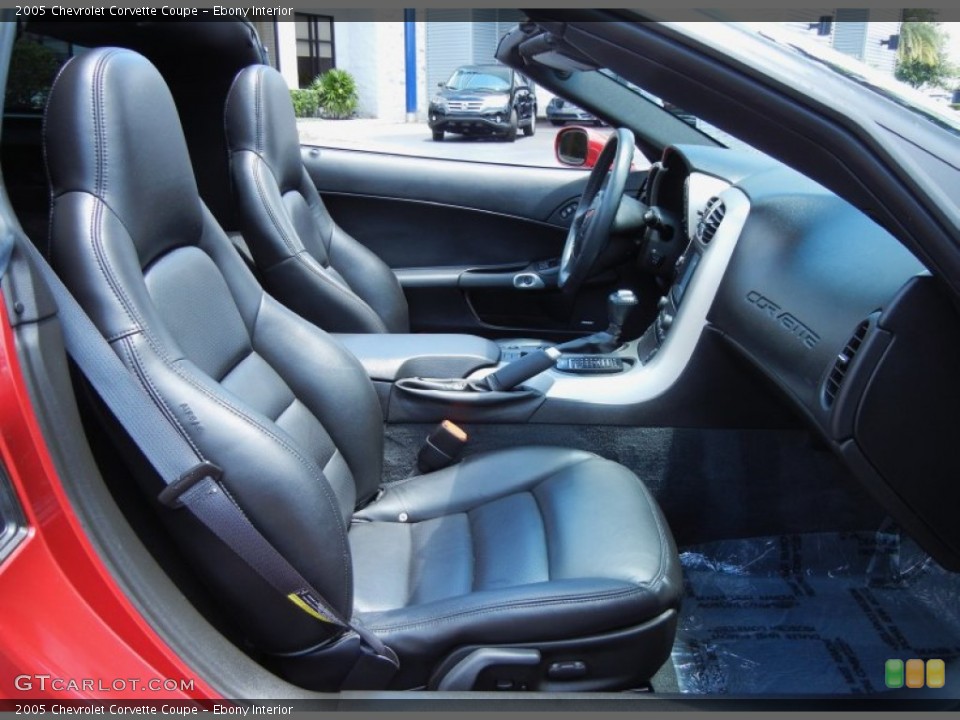 Ebony Interior Front Seat for the 2005 Chevrolet Corvette Coupe #81377163