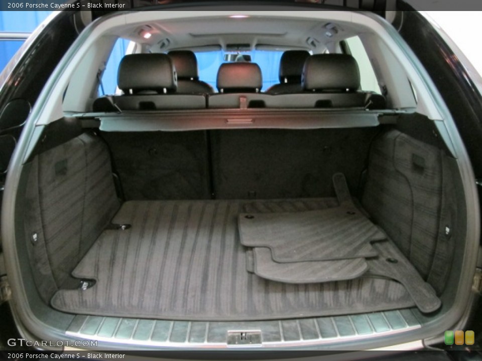 Black Interior Trunk for the 2006 Porsche Cayenne S #81378801