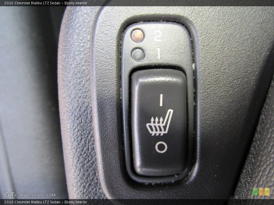 Ebony Interior Controls for the 2010 Chevrolet Malibu LTZ Sedan #81378945