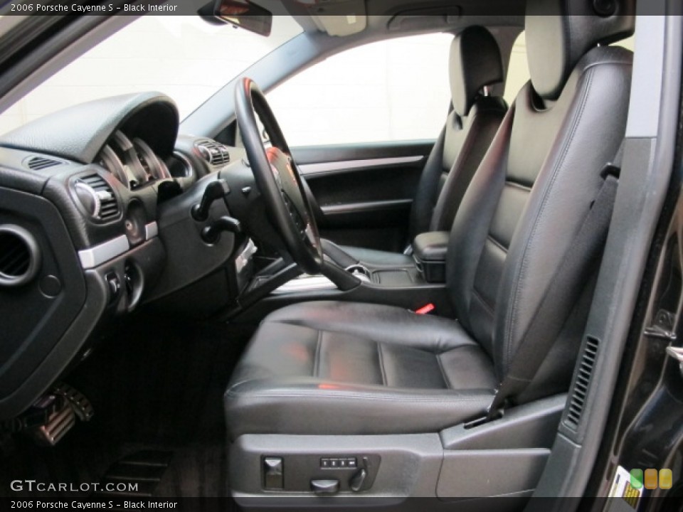 Black Interior Photo for the 2006 Porsche Cayenne S #81378955