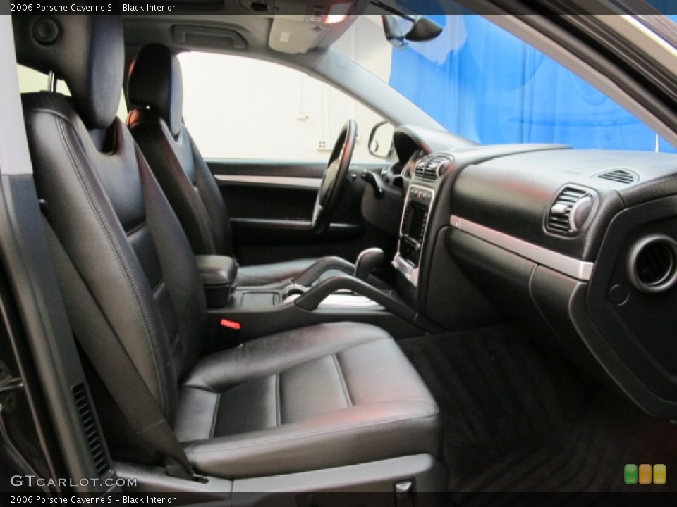 Black Interior Front Seat for the 2006 Porsche Cayenne S #81379101
