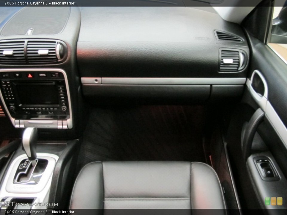 Black Interior Dashboard for the 2006 Porsche Cayenne S #81379176