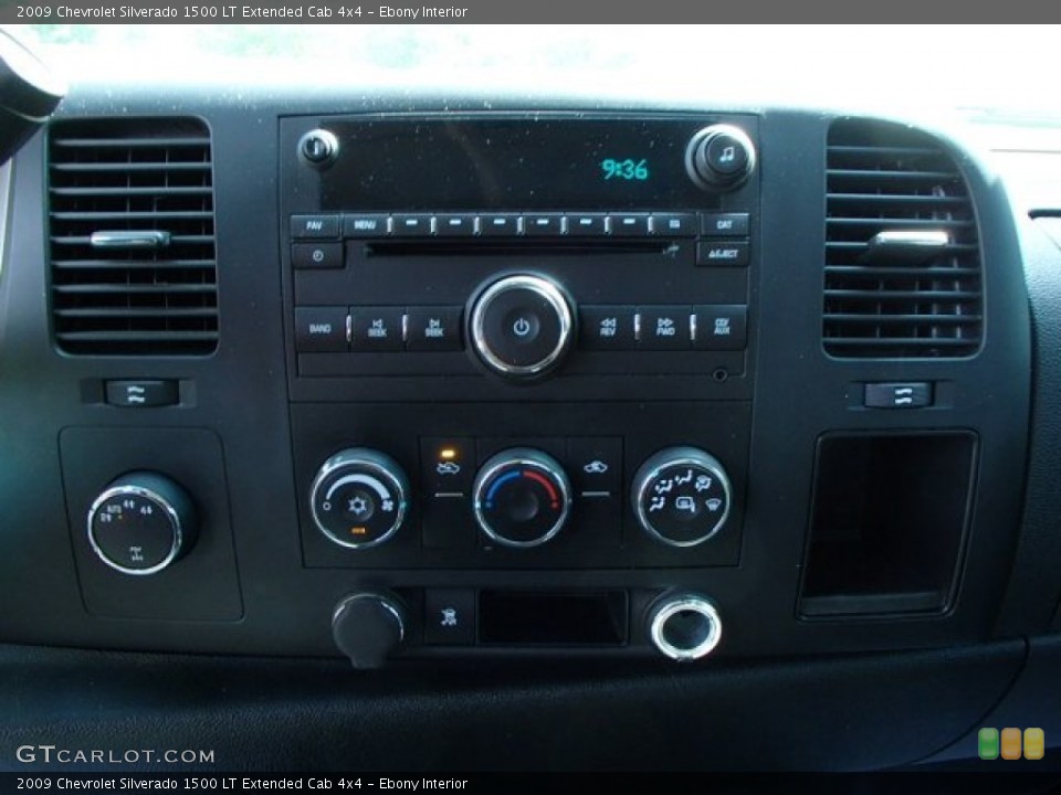 Ebony Interior Controls for the 2009 Chevrolet Silverado 1500 LT Extended Cab 4x4 #81380682