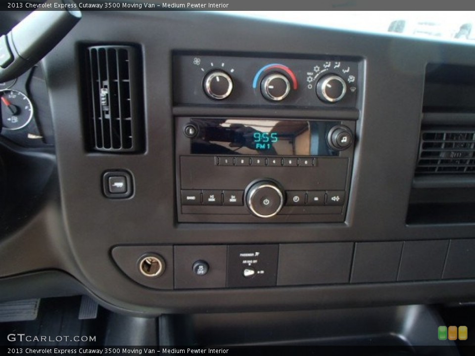 Medium Pewter Interior Controls for the 2013 Chevrolet Express Cutaway 3500 Moving Van #81382008