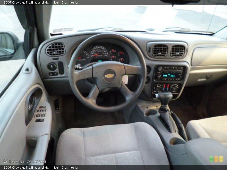 Light Gray Interior Dashboard for the 2006 Chevrolet TrailBlazer LS 4x4 #81385524