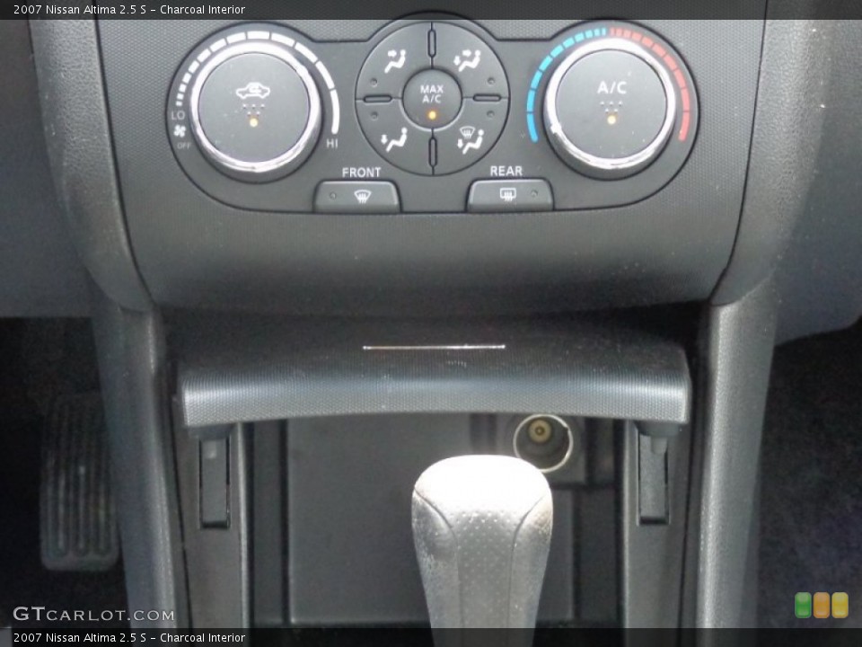 Charcoal Interior Controls for the 2007 Nissan Altima 2.5 S #81385747