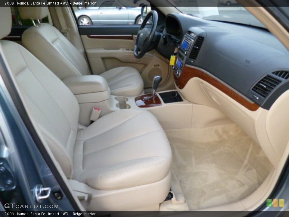 Beige Interior Photo for the 2009 Hyundai Santa Fe Limited 4WD #81386260