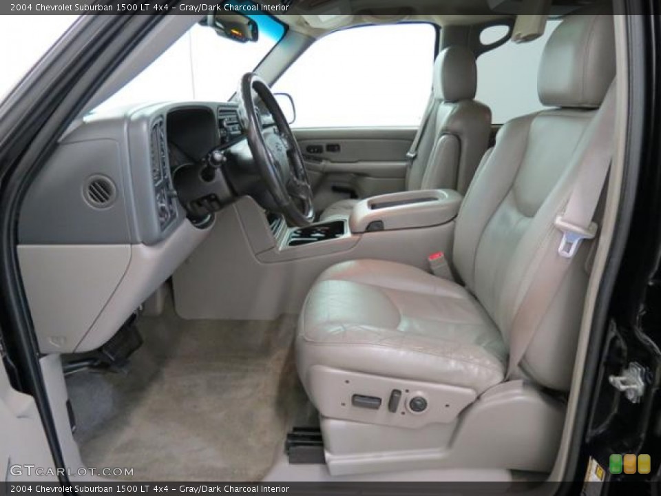 Gray/Dark Charcoal Interior Photo for the 2004 Chevrolet Suburban 1500 LT 4x4 #81388004