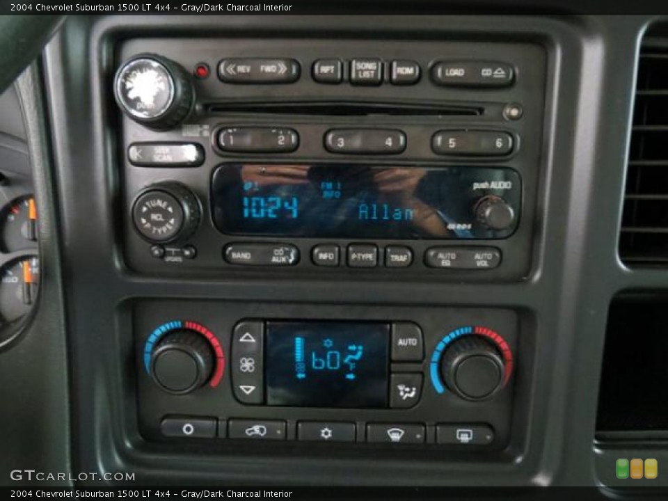 Gray/Dark Charcoal Interior Controls for the 2004 Chevrolet Suburban 1500 LT 4x4 #81388163