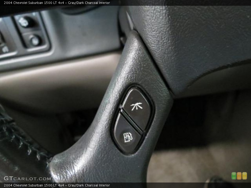 Gray/Dark Charcoal Interior Controls for the 2004 Chevrolet Suburban 1500 LT 4x4 #81388224