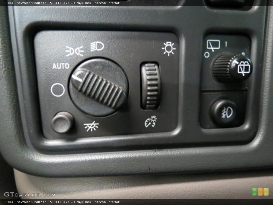 Gray/Dark Charcoal Interior Controls for the 2004 Chevrolet Suburban 1500 LT 4x4 #81388299