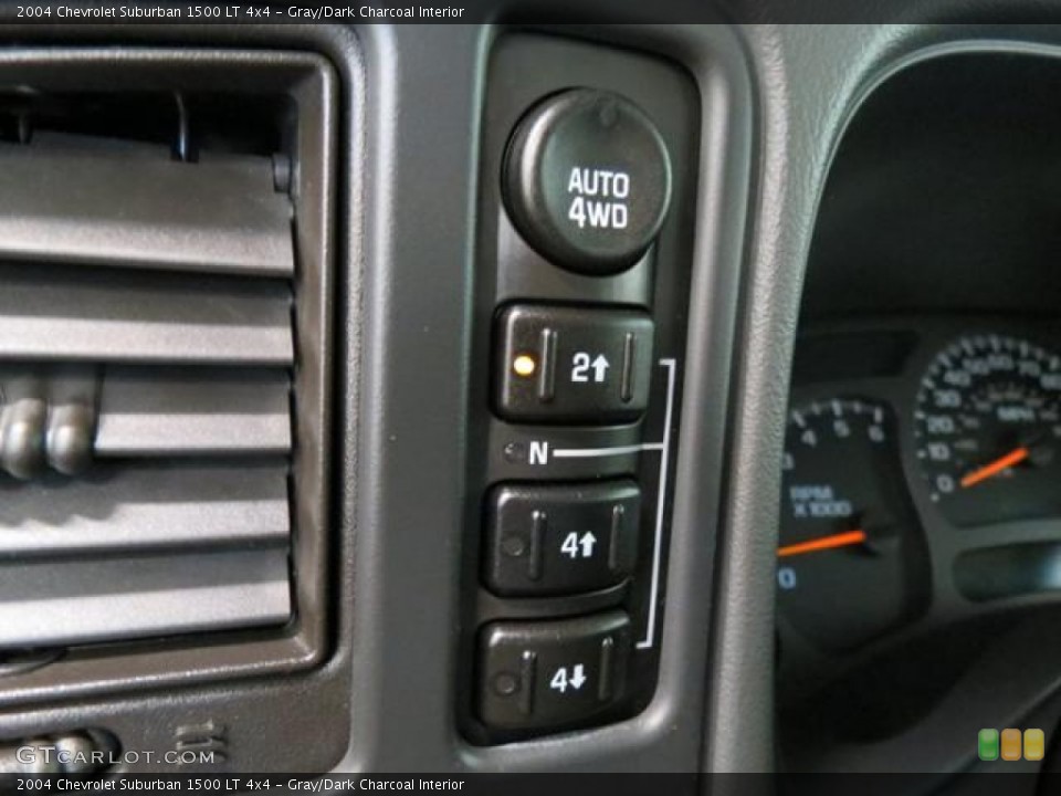 Gray/Dark Charcoal Interior Controls for the 2004 Chevrolet Suburban 1500 LT 4x4 #81388313