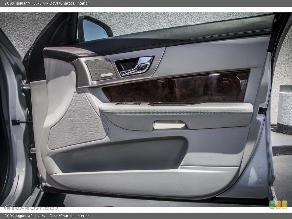 Dove/Charcoal Interior Door Panel for the 2009 Jaguar XF Luxury #81388934