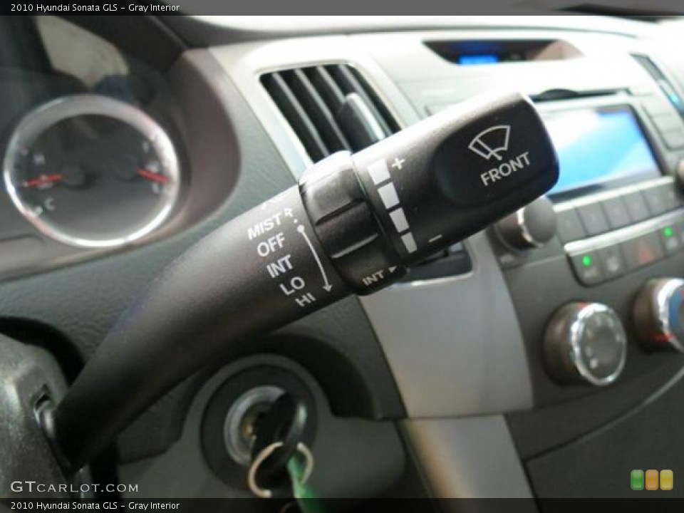 Gray Interior Controls for the 2010 Hyundai Sonata GLS #81389418