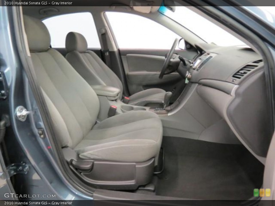 Gray Interior Photo for the 2010 Hyundai Sonata GLS #81389502