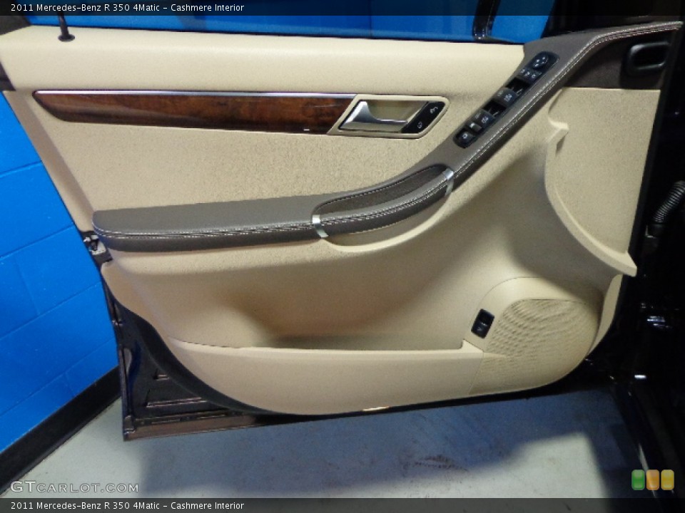 Cashmere Interior Door Panel for the 2011 Mercedes-Benz R 350 4Matic #81419943