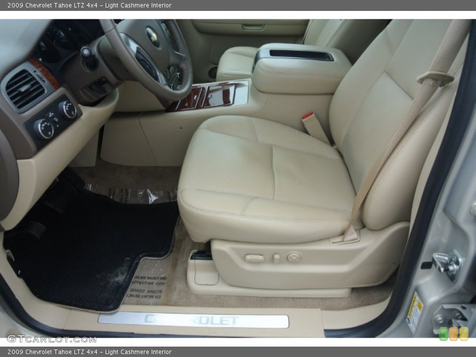 Light Cashmere Interior Photo for the 2009 Chevrolet Tahoe LTZ 4x4 #81449268