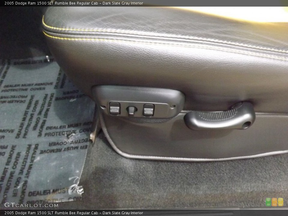 Dark Slate Gray Interior Controls for the 2005 Dodge Ram 1500 SLT Rumble Bee Regular Cab #81454530