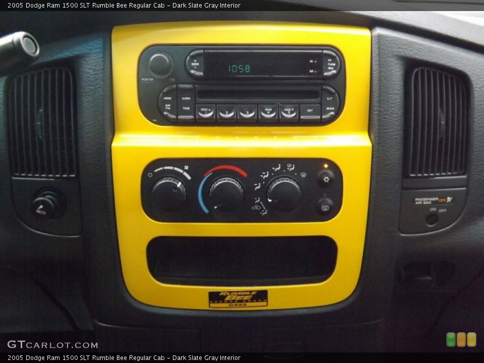 Dark Slate Gray Interior Controls for the 2005 Dodge Ram 1500 SLT Rumble Bee Regular Cab #81454545