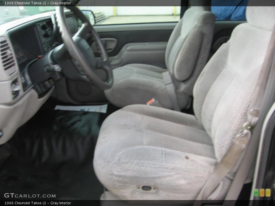 Gray Interior Photo for the 1999 Chevrolet Tahoe LS #81467593