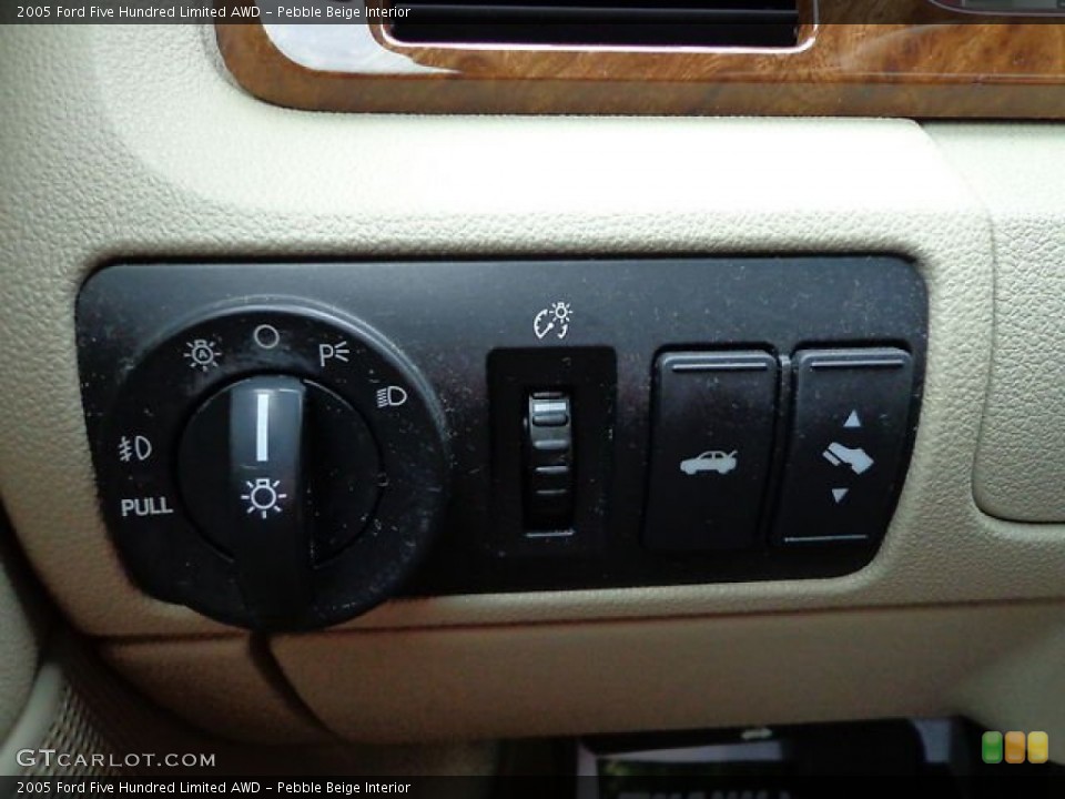 Pebble Beige Interior Controls for the 2005 Ford Five Hundred Limited AWD #81475114