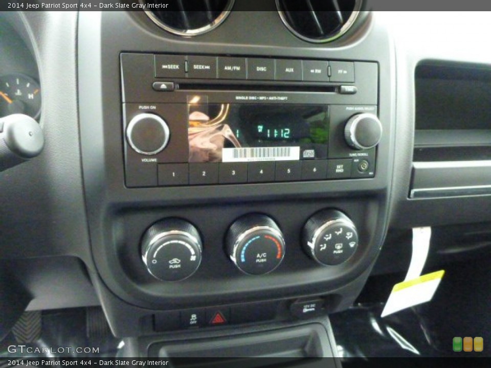 Dark Slate Gray Interior Controls for the 2014 Jeep Patriot Sport 4x4 #81502974