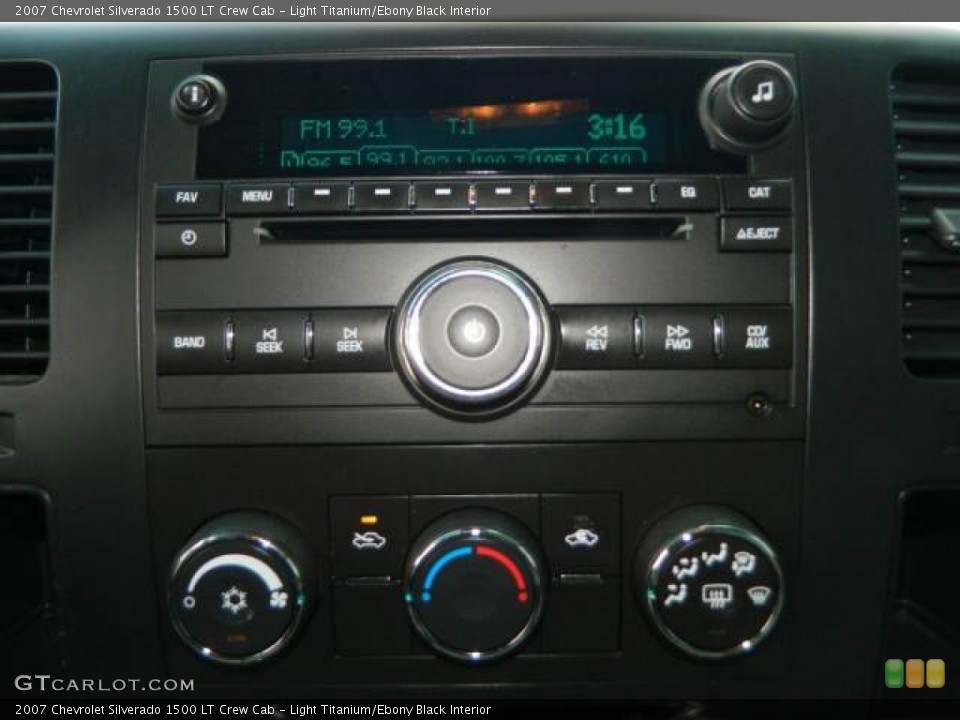 Light Titanium/Ebony Black Interior Controls for the 2007 Chevrolet Silverado 1500 LT Crew Cab #81516322
