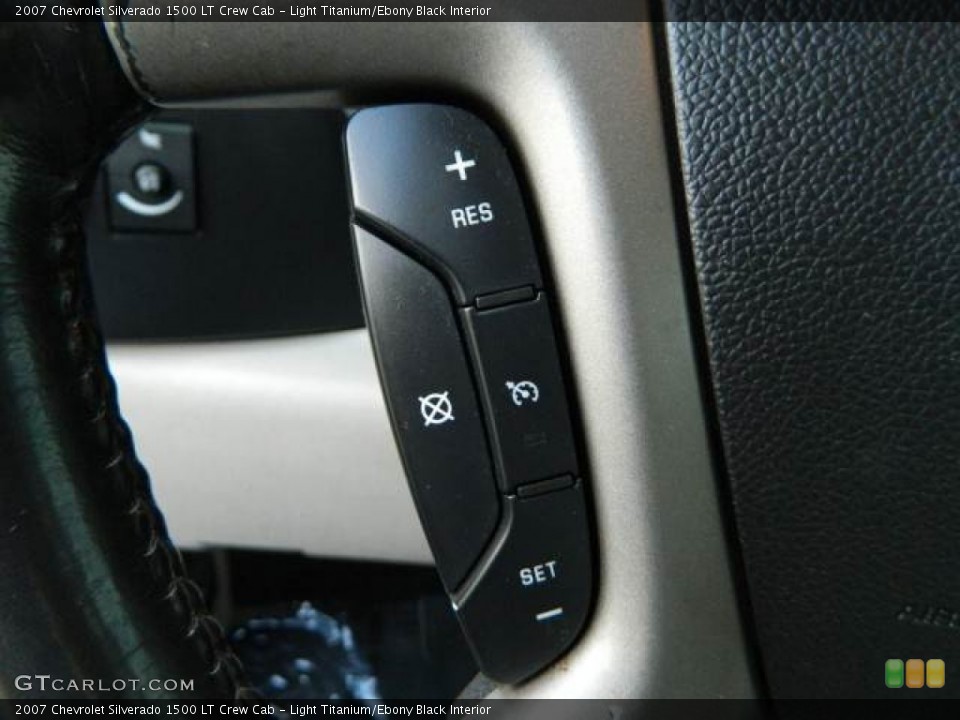 Light Titanium/Ebony Black Interior Controls for the 2007 Chevrolet Silverado 1500 LT Crew Cab #81516405
