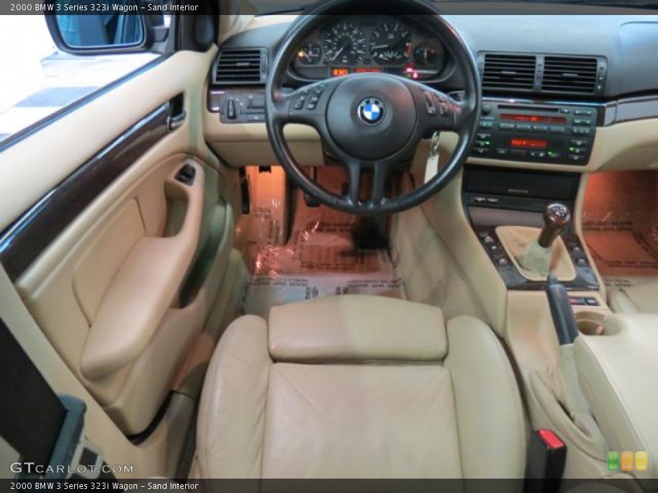 Sand Interior Photo for the 2000 BMW 3 Series 323i Wagon #81529425