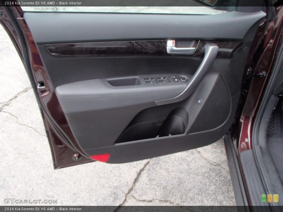 Black Interior Door Panel for the 2014 Kia Sorento EX V6 AWD #81532577