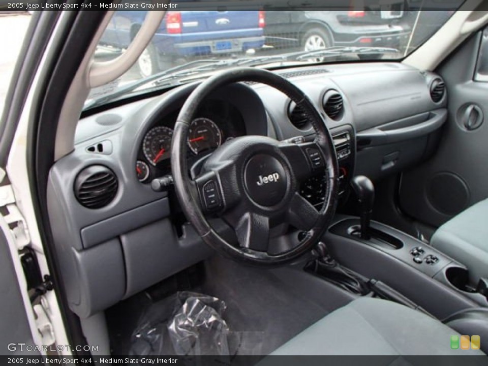 Medium Slate Gray Interior Dashboard for the 2005 Jeep Liberty Sport 4x4 #81533273