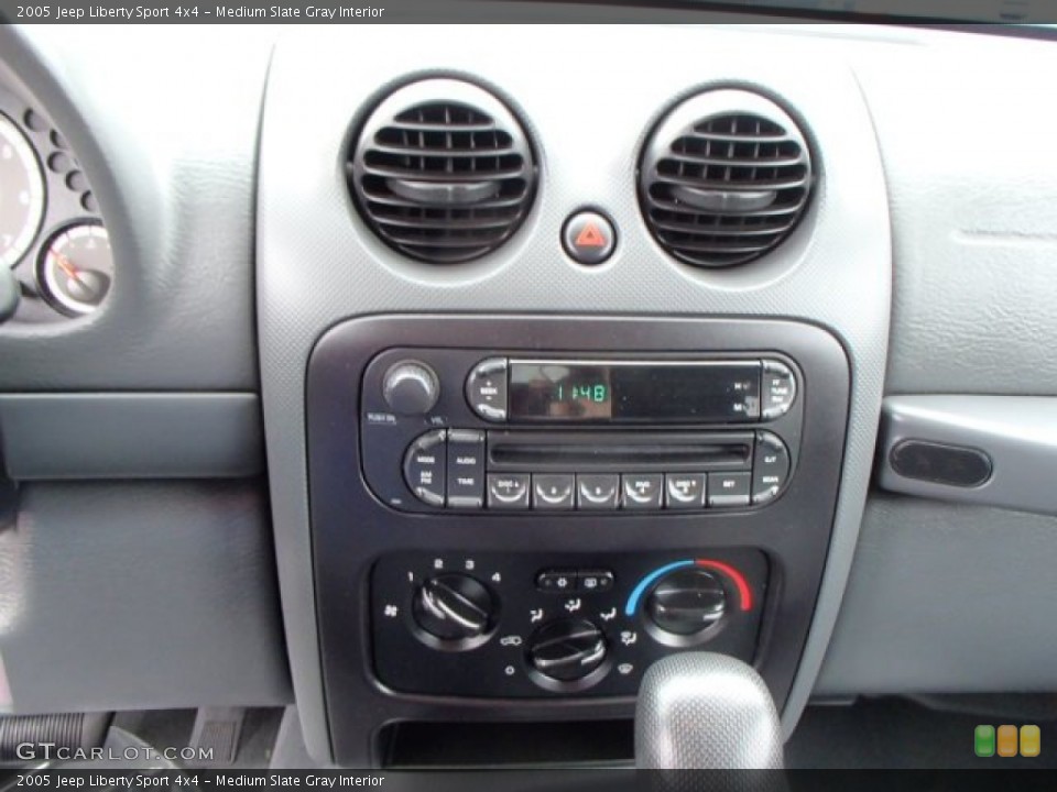 Medium Slate Gray Interior Controls for the 2005 Jeep Liberty Sport 4x4 #81533369