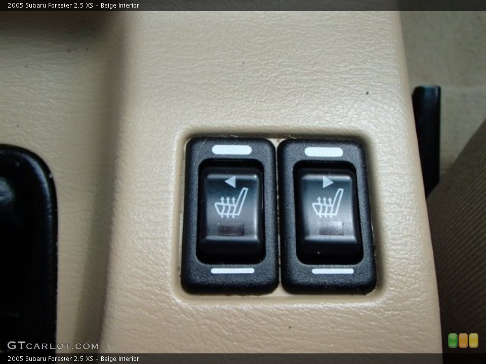 Beige Interior Controls for the 2005 Subaru Forester 2.5 XS #81533892