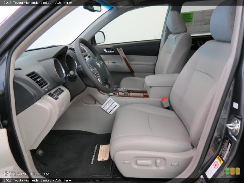 Ash Interior Photo for the 2013 Toyota Highlander Limited #81535978