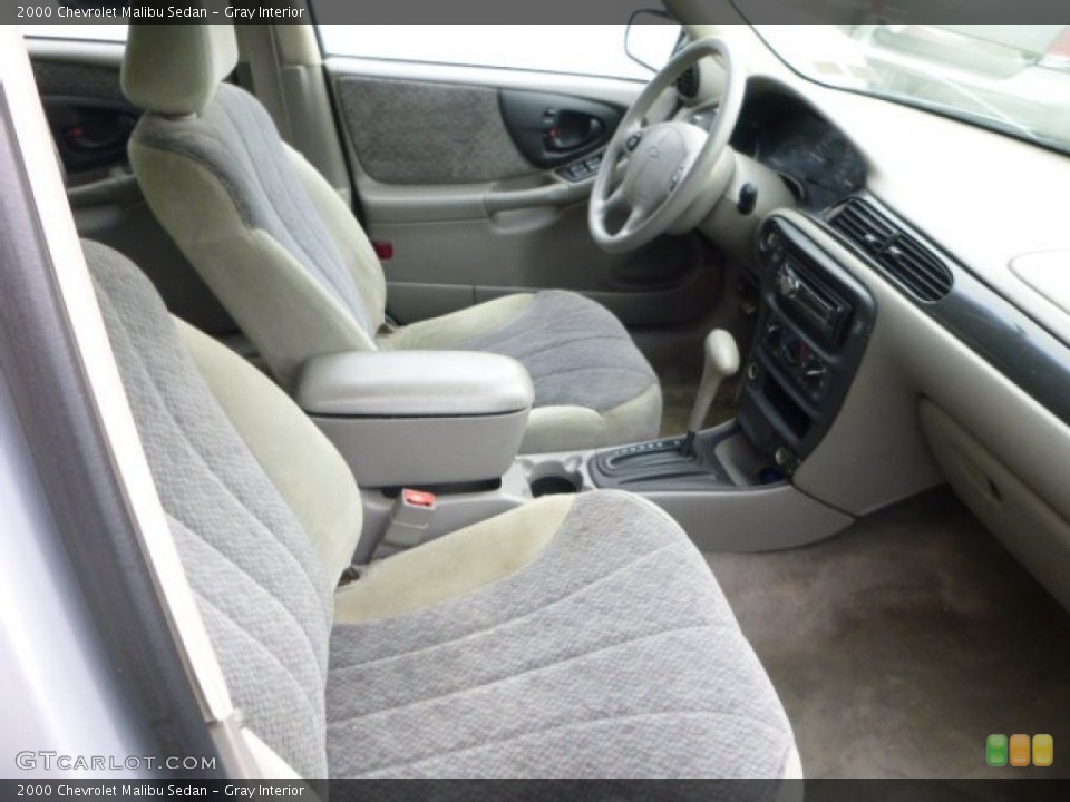 Gray Interior Photo for the 2000 Chevrolet Malibu Sedan #81537231