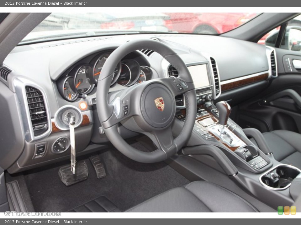 Black Interior Dashboard for the 2013 Porsche Cayenne Diesel #81553860