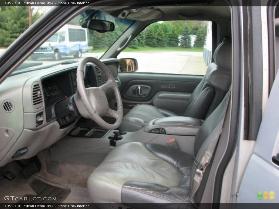 Stone Gray Interior Photo for the 1999 GMC Yukon Denali 4x4 #81555712