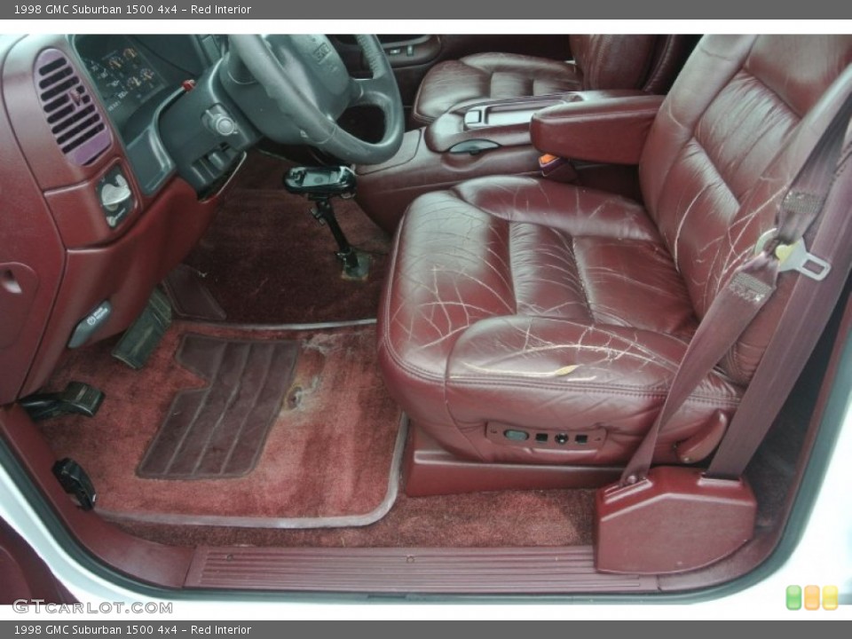 Red Interior Photo for the 1998 GMC Suburban 1500 4x4 #81557995