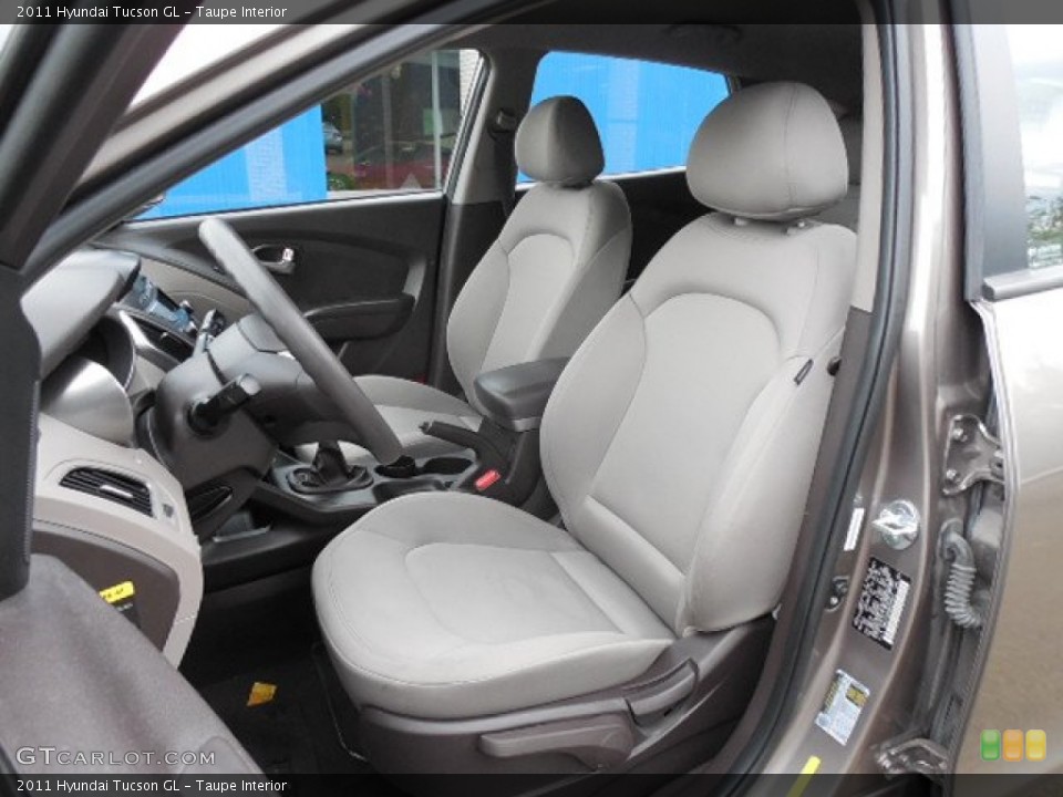 Taupe Interior Photo for the 2011 Hyundai Tucson GL #81559224