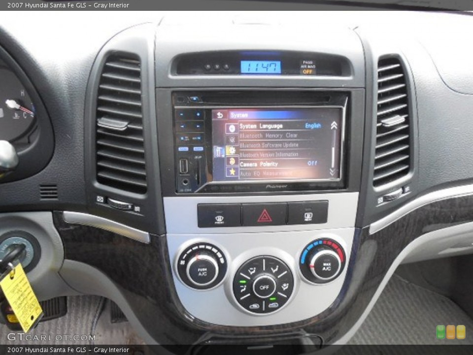 Gray Interior Controls for the 2007 Hyundai Santa Fe GLS #81559735