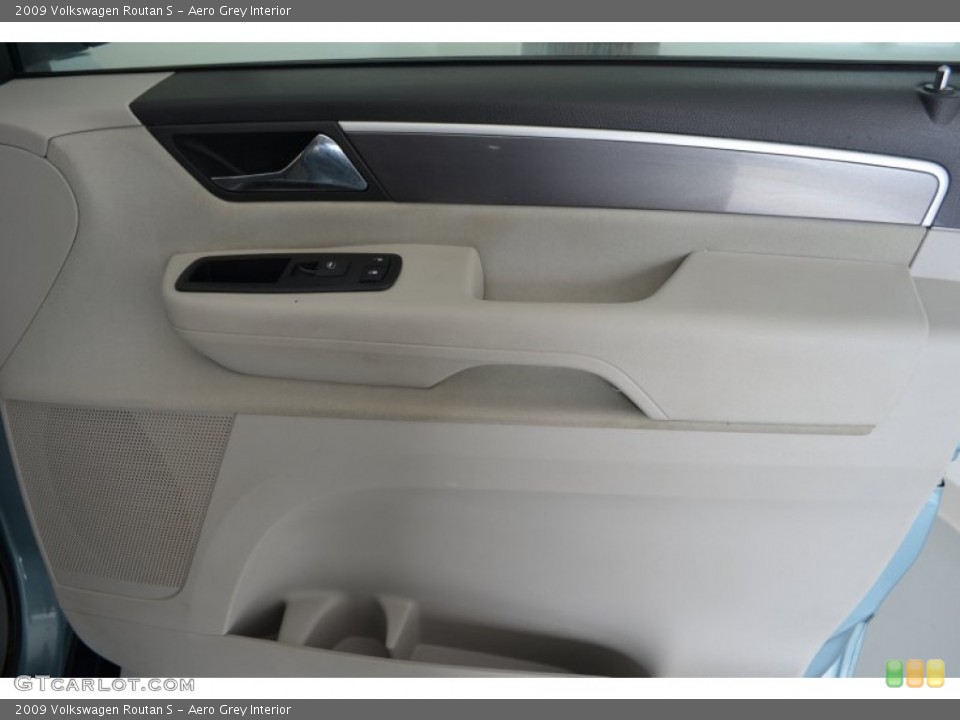 Aero Grey Interior Door Panel for the 2009 Volkswagen Routan S #81567452
