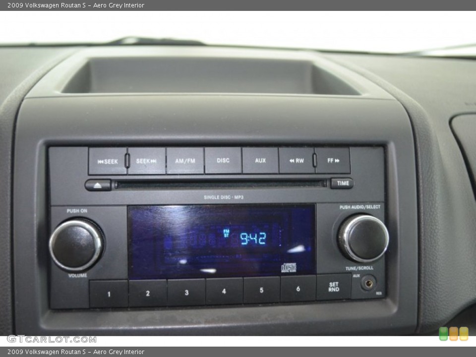 Aero Grey Interior Audio System for the 2009 Volkswagen Routan S #81567527