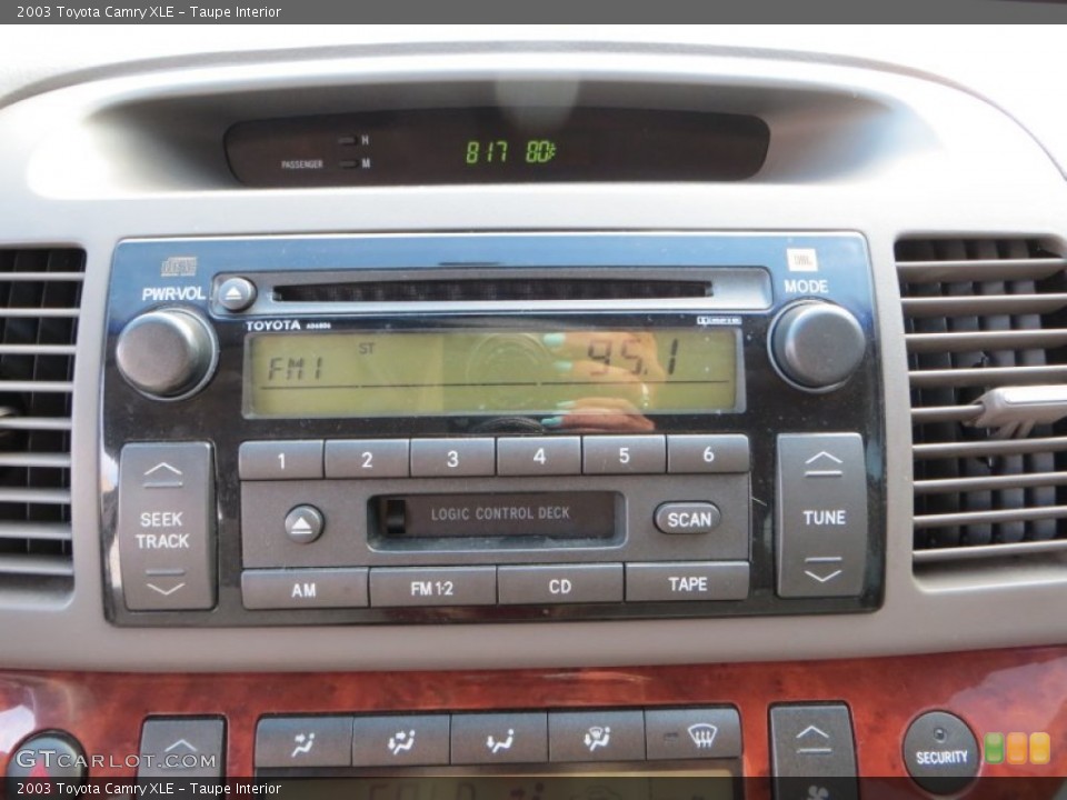 Taupe Interior Audio System for the 2003 Toyota Camry XLE #81574554